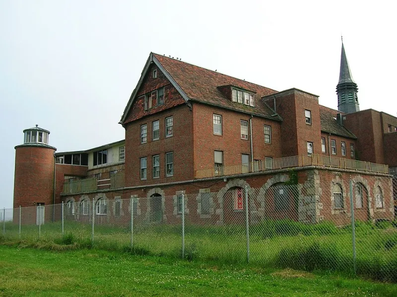 The Weather Station That Burned Down and Kept Sending Reports Anyway